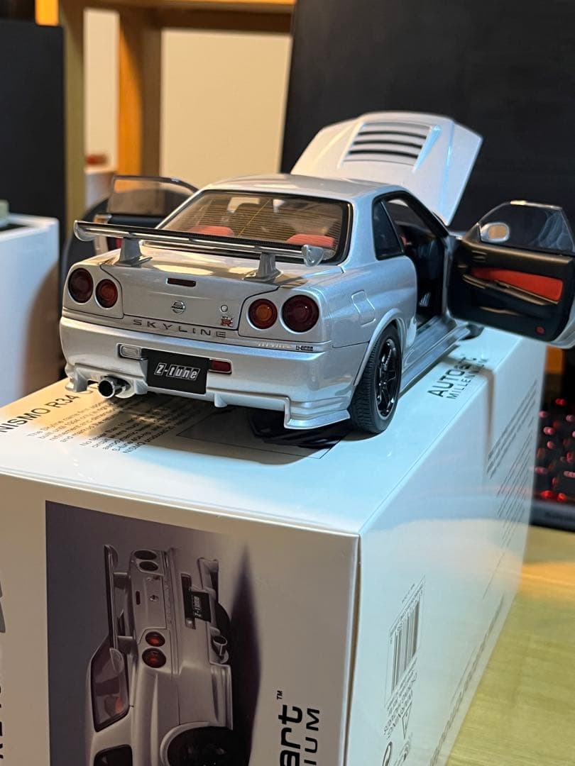 ミニカー Autoart millennium R34 GTR z-tune