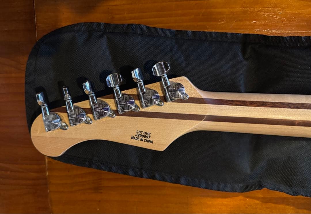 Laid Back LST-3HZ モディファイ ストラトタイプ