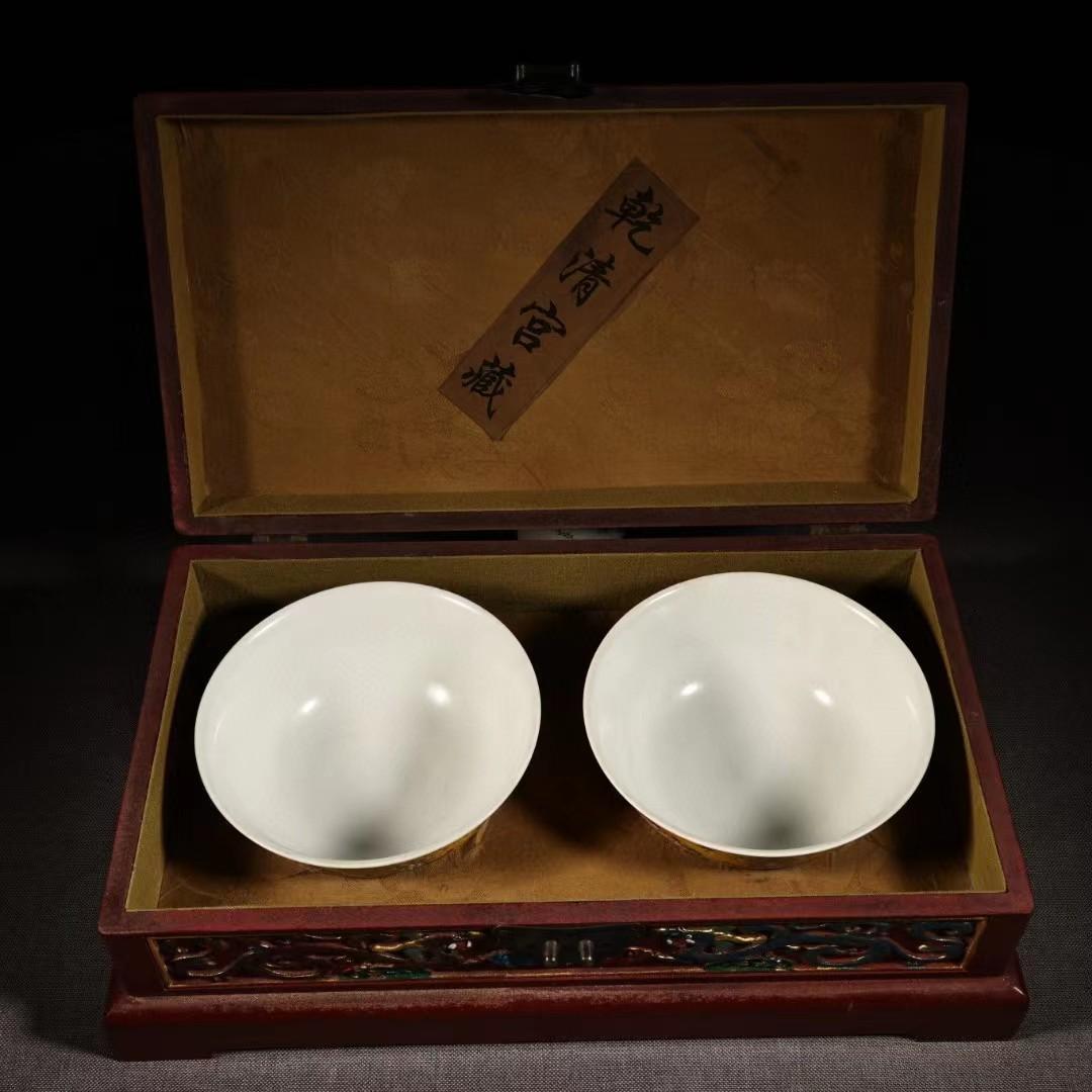 中国古美術・珍品旧蔵・七宝彩磁器の碗セット・茶碗・純手描き・箱付・置物・文房具