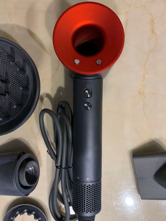 新品未使用】Supersonic ヘアドライヤー 赤 Red 赤いダイソン。ヘア