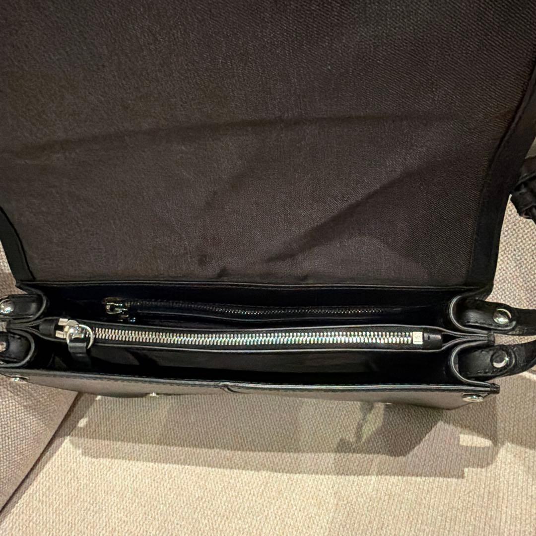 美品 DIESEL ブラックショルダーバッグ 装飾付き