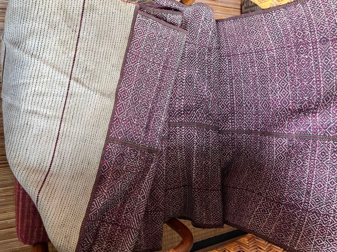 ミャンマー(旧ビルマ) チン族 片面縫い取り織り 肩掛け布 ①