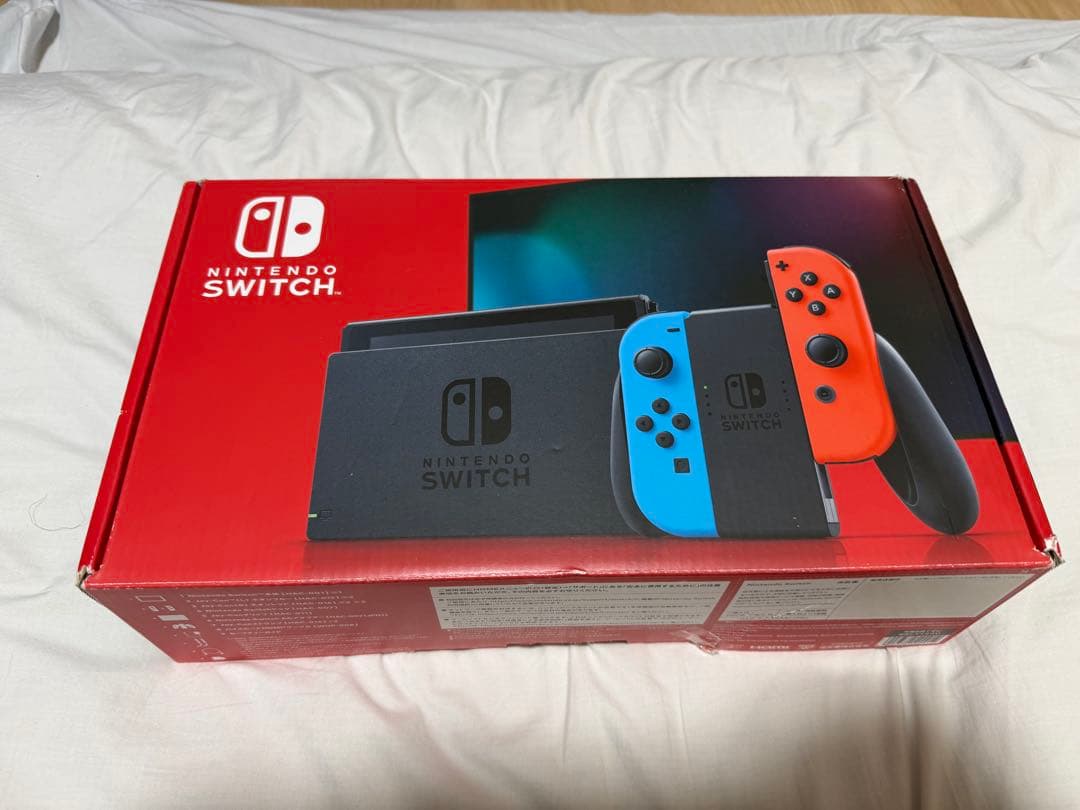 Nintendo Switch 本体　2本のソフト付きネオンブルー・ネオンレッド