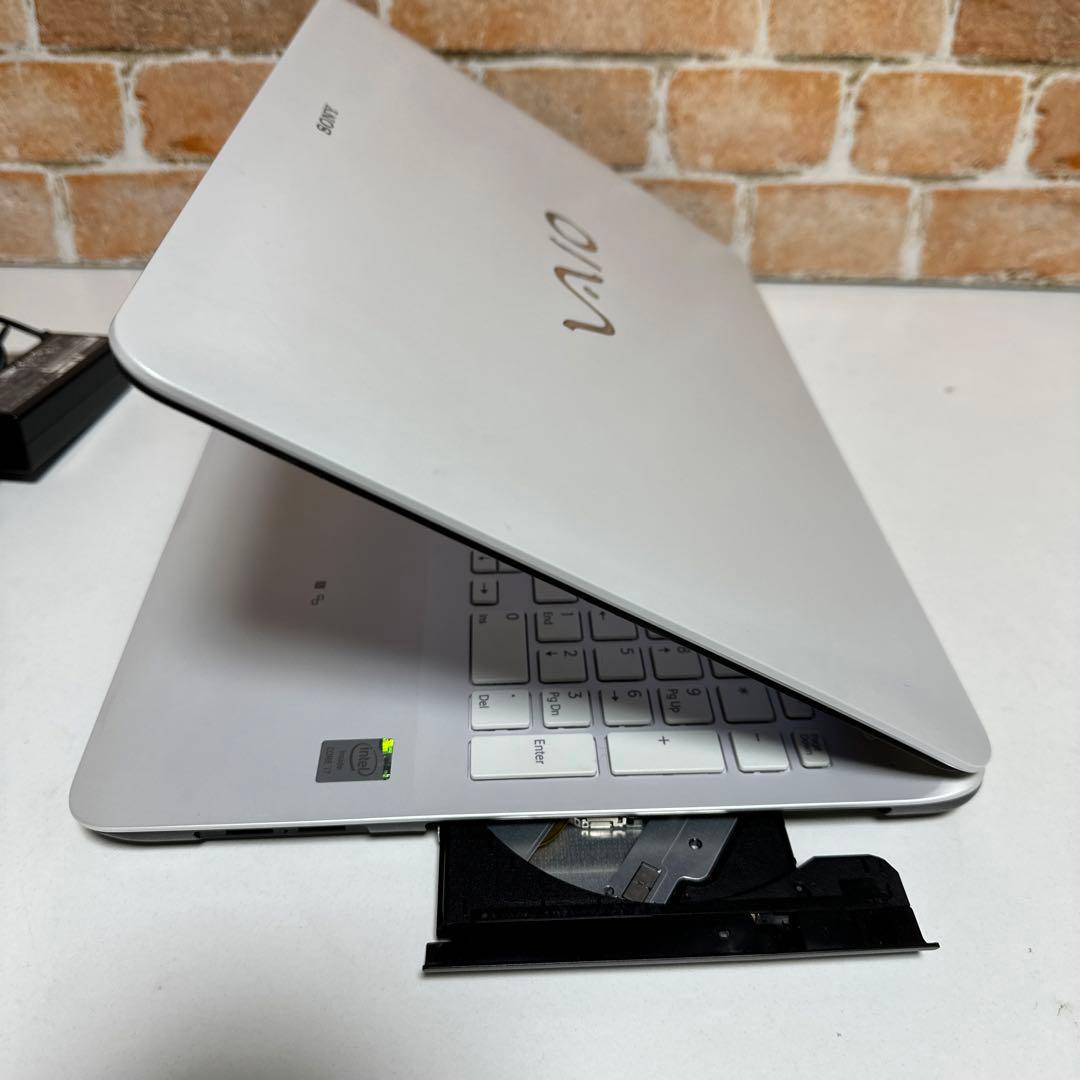 SONYノート PC タッチCorei7 SSD メモリ8G Windows11