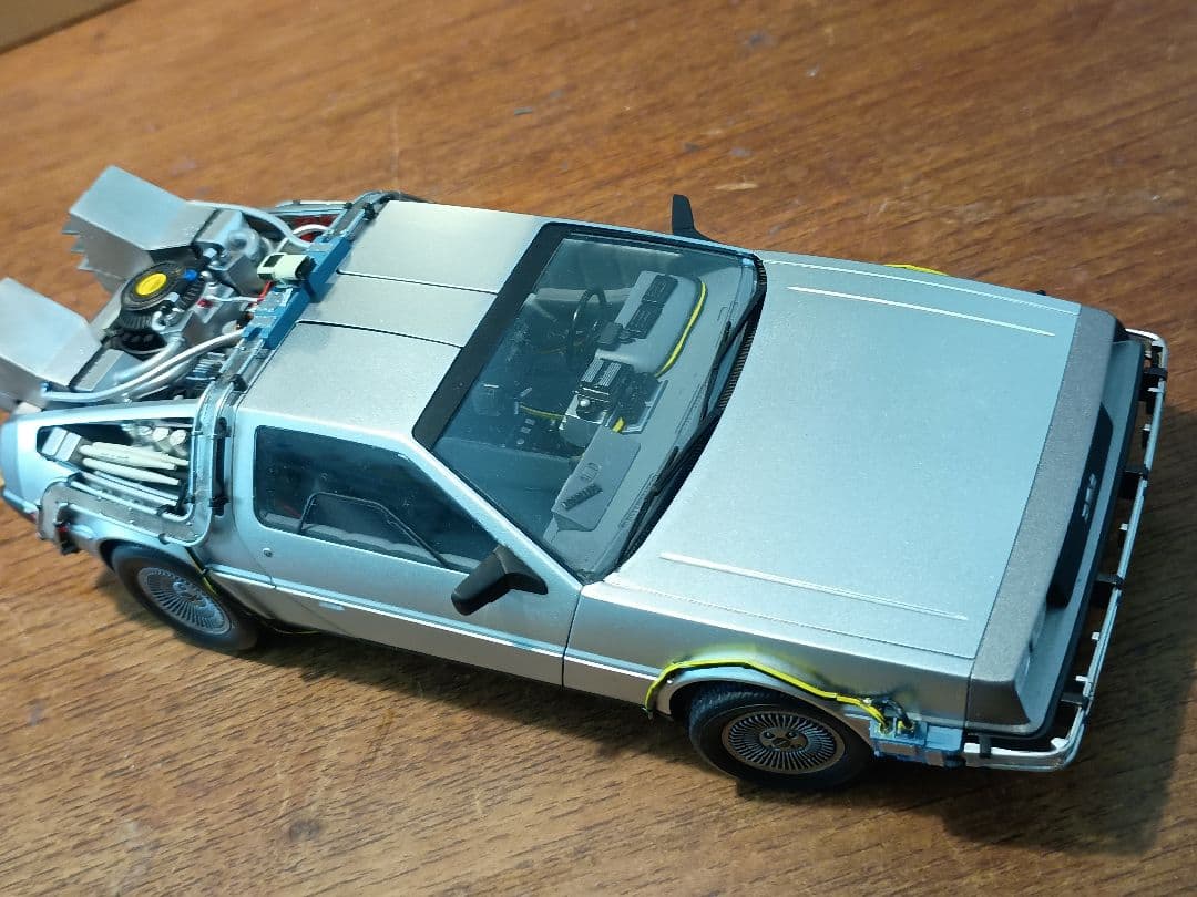 青島文化教材社 デロリアン 1/24 全塗装　完成品　アオシマ