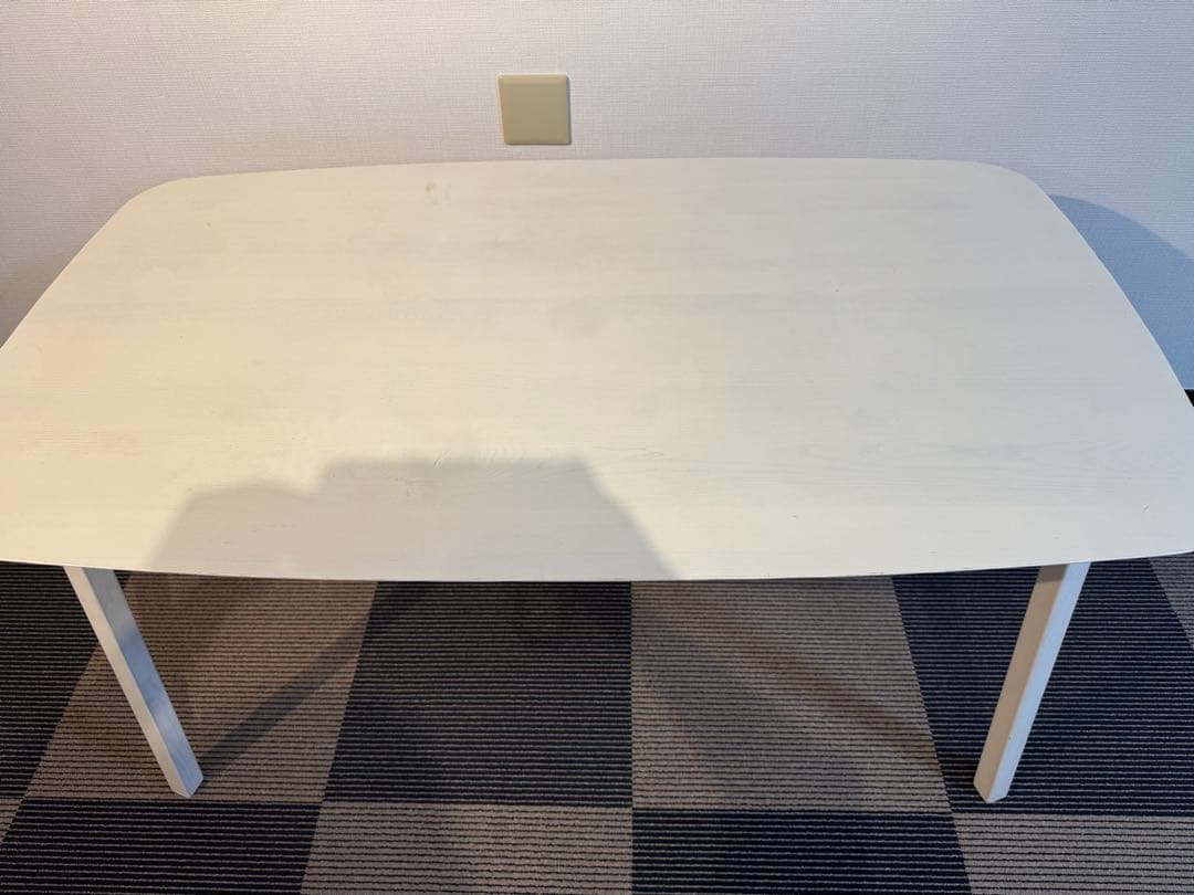 ホワイト木製長方形ダイニングテーブル