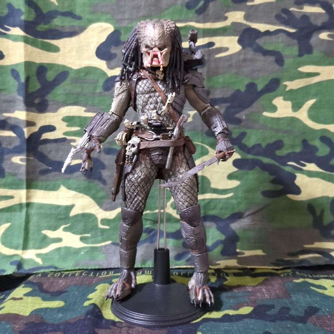 NECA エルダープレデター《中古品》 【パッケージ無し・スタンド付き】