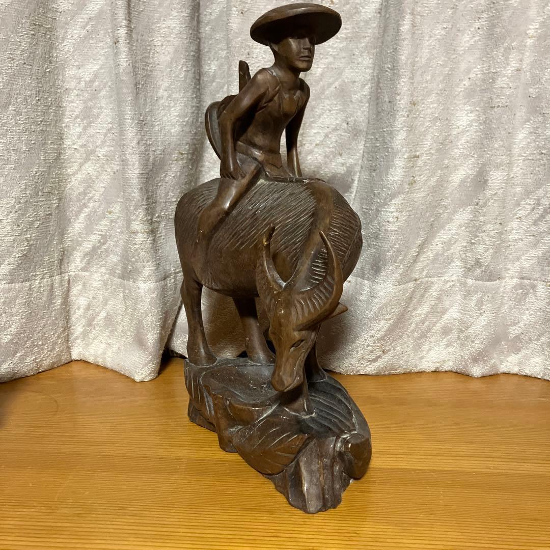 木製 人と牛の彫刻 約36センチ 木製 人と牛の彫刻 約36センチ 8b64d2a9a07cbdf21d787d5501f6fc