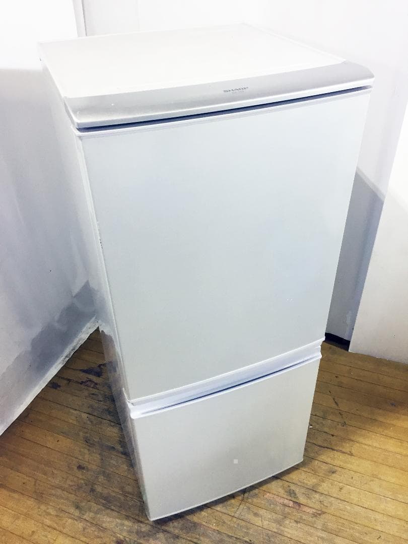送料無料◆SHARP 137L 冷蔵庫【♦SJ-14T-S】
