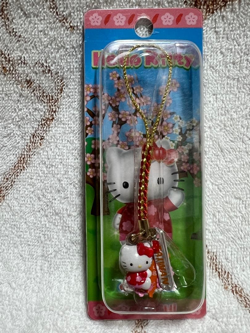 台湾・キティちゃん ご当地ストラップ(根付け)3品 【美品・レア品・希少】