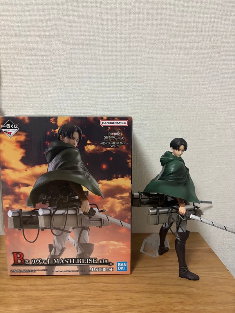 進撃の巨人 一番くじA賞獣の巨人 B賞リヴァイ ラストワン賞超大型巨人