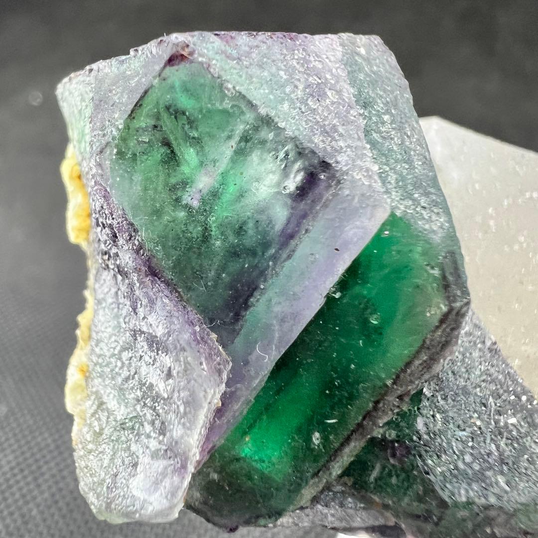 ナミビア エロンゴ産 クォーツ共生フローライト キャビネットサイズ