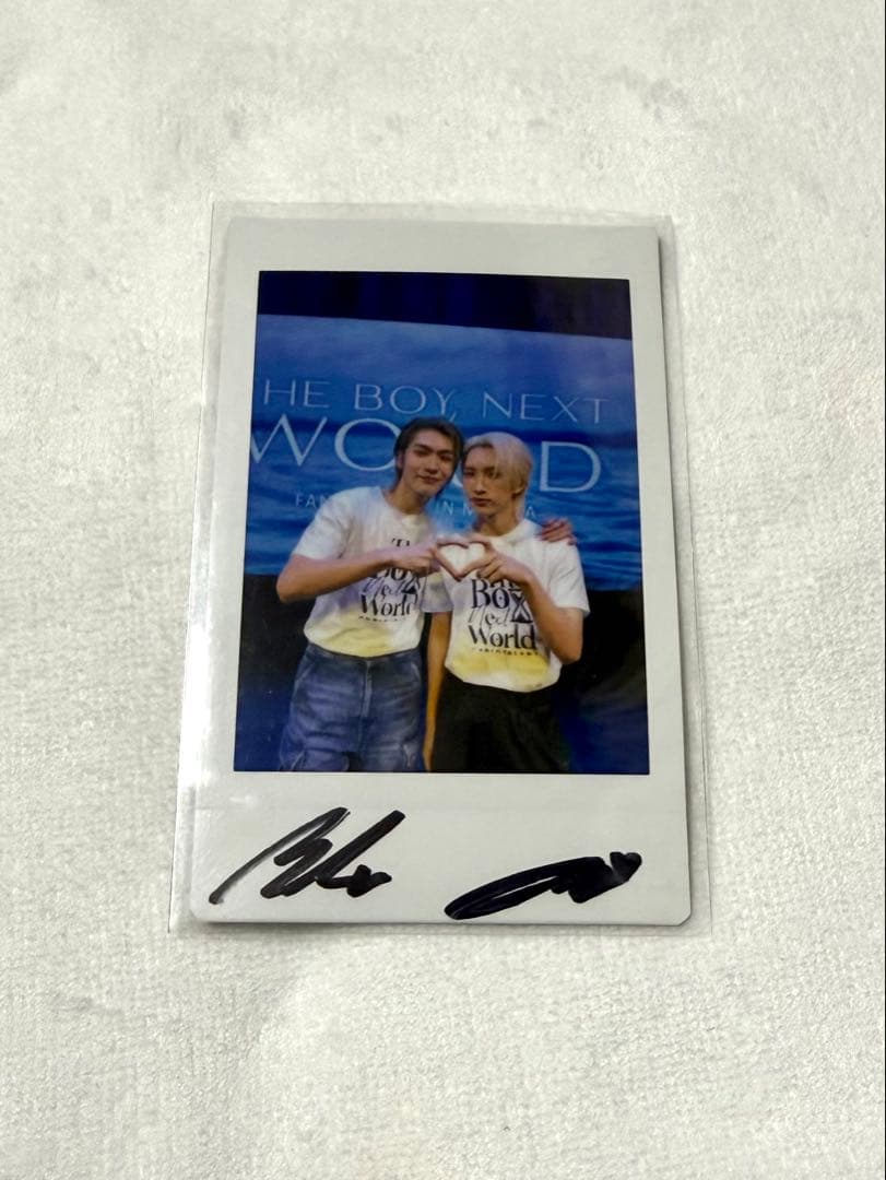 BossNoeulサイン入りポラロイド - メルカリ