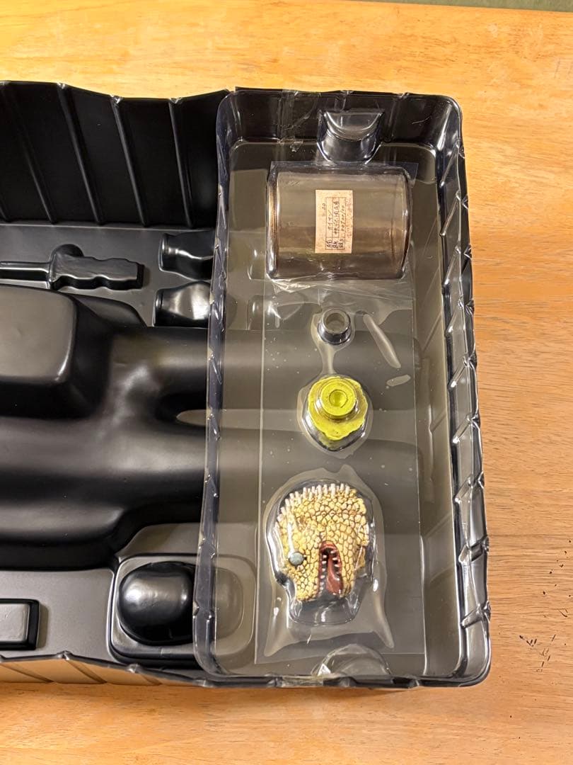 【MHz限定 DX版】threezero ドロヘドロ カイマン 1/6フィギュア