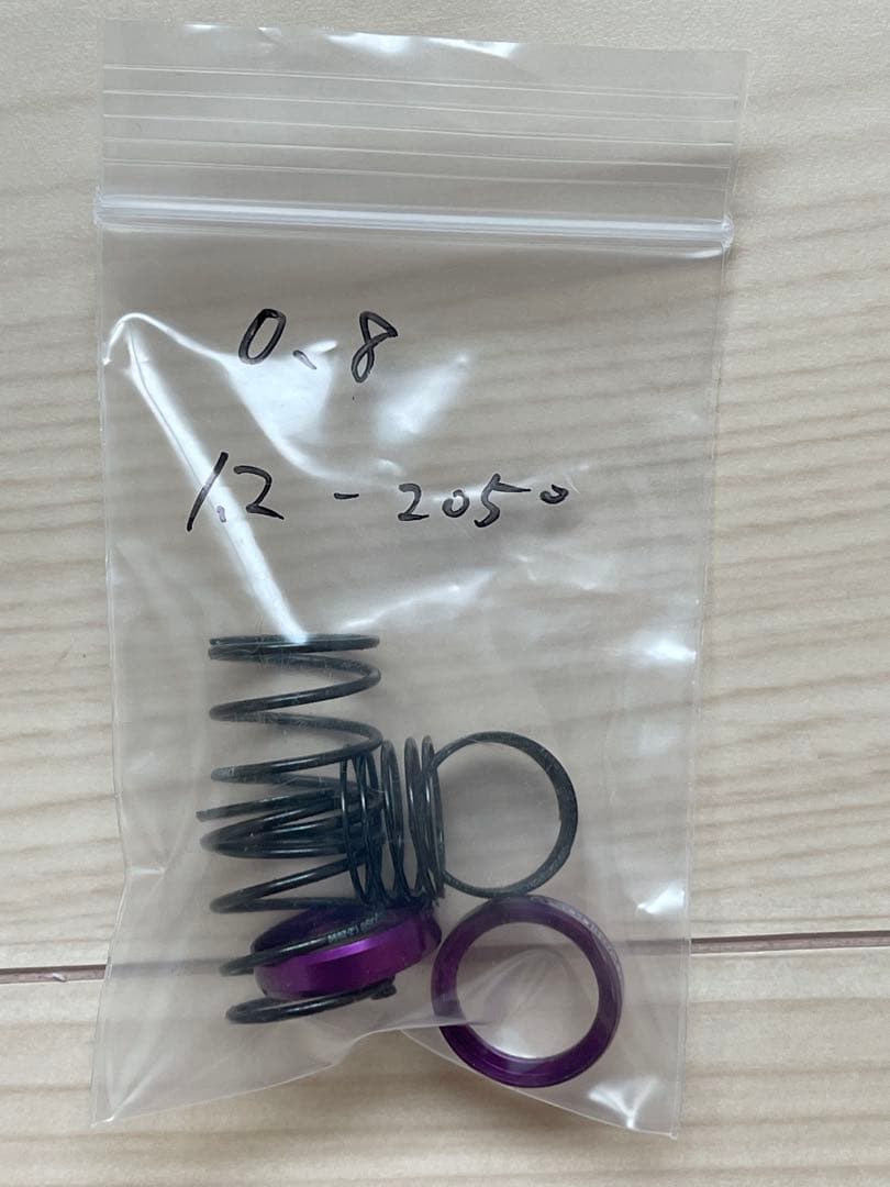 ハイパフォーマンスツインスプリングヘルパースプリング付きパープル