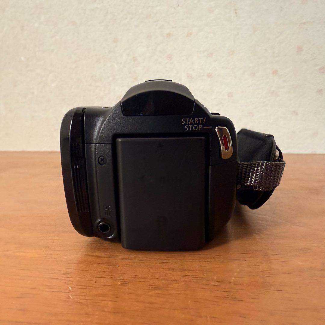 ● 美品 Canon デジタルビデオカメラ iVIS HF M32 ブラック
