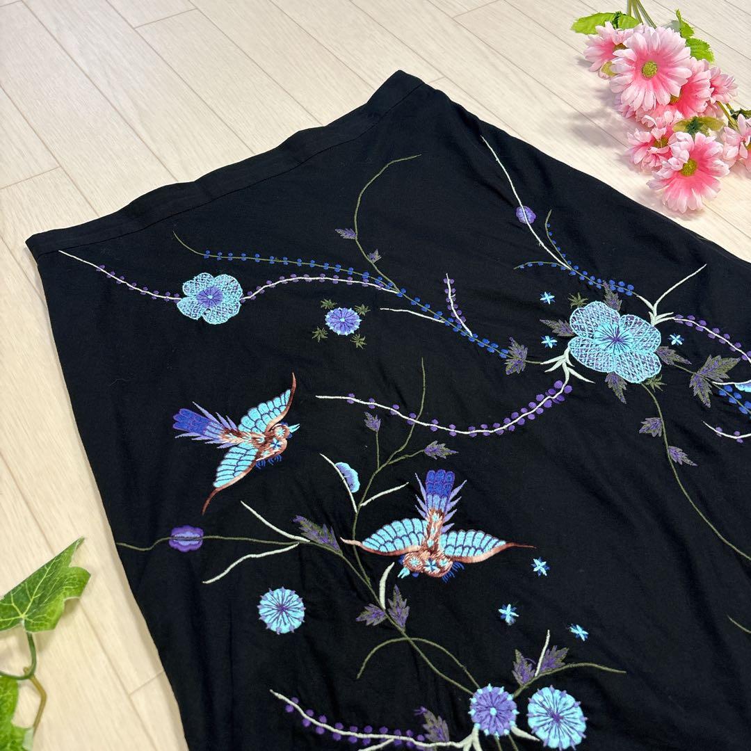 VIVIENNE TAM ヴィヴィアンタム スカート 花柄 刺繍 ブラック 0