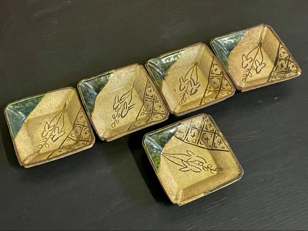 「母」 織部 布目 沢瀉図 隅切 小皿 5客 （A）