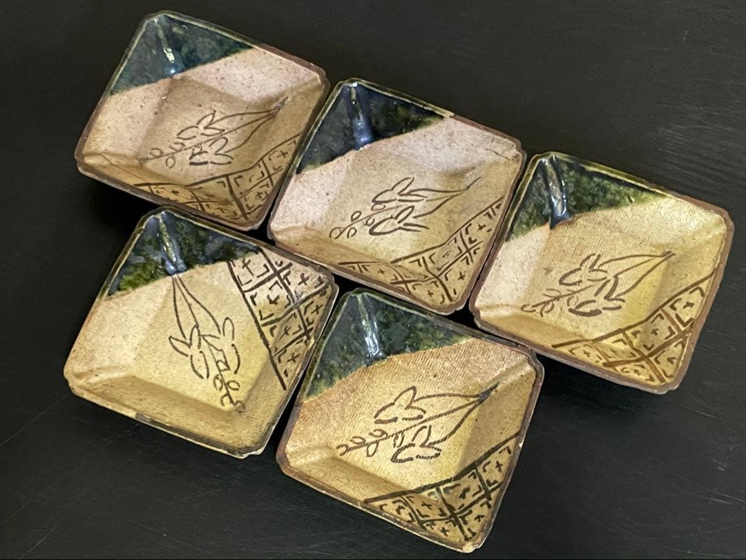 「母」 織部 布目 沢瀉図 隅切 小皿 5客 （A）