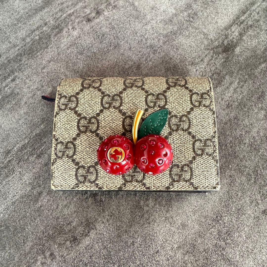 GUCCI さくらんぼ 財布 GUCCI グッチ 2つ折り 財布 さくらんぼ