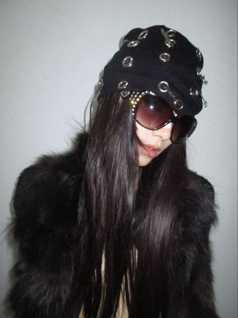 モード】KUIN KISSA Block core銀抜き穴ビーニー 平成ギャル｜モード