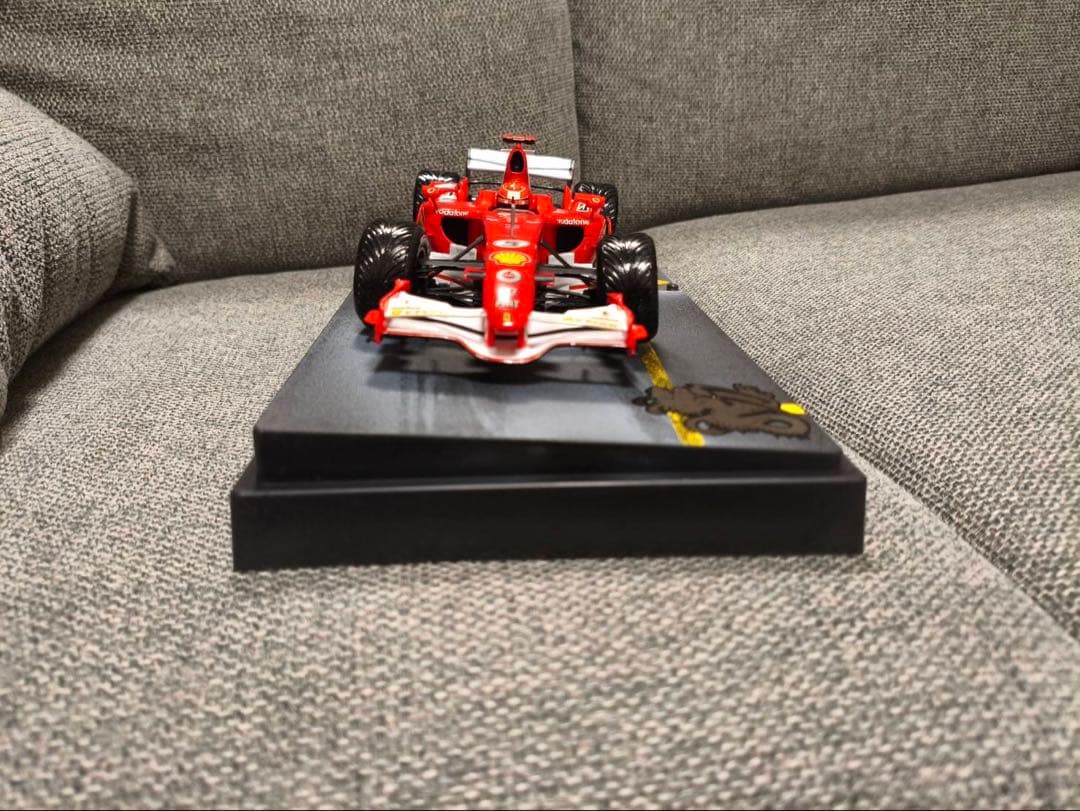 Hot Wheels Racing 1/18 ミハイルシューマッハ 91勝記念