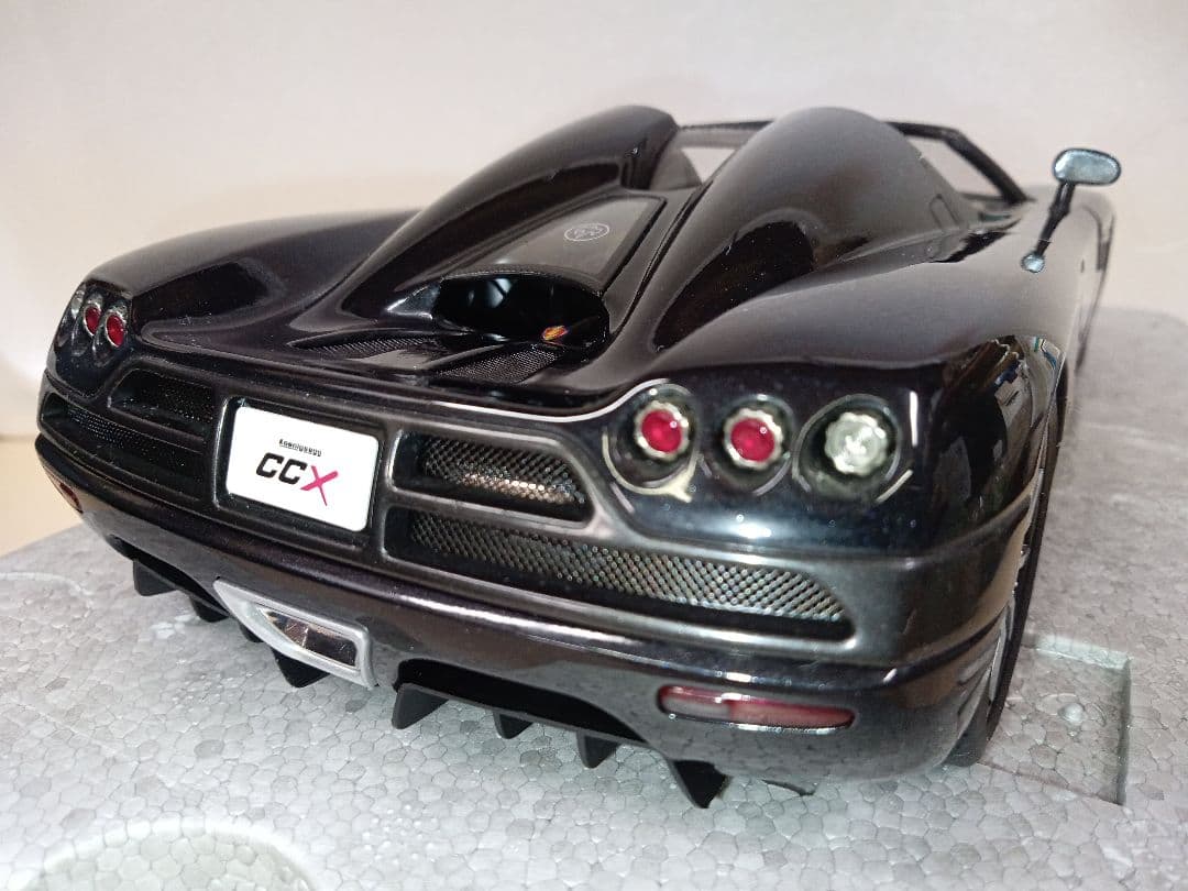 オートアート 1/18 ケーニグセグCCX 黒 ミニカー