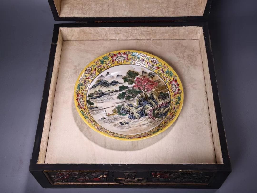 中国古美術・珍蔵粉彩・風景絵磁器の中皿・純手描き・刺繍箱付・置物・文房具・観賞皿