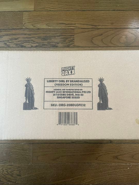 バンクシー　フィギュア　リバティーガール