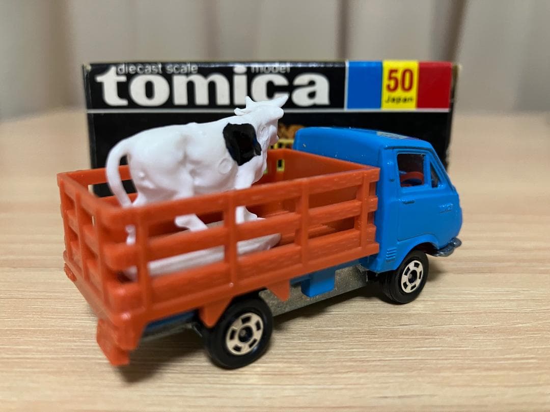 トミカ　黒箱　50-1-9 トヨタ　ハイエース　牧場トラック