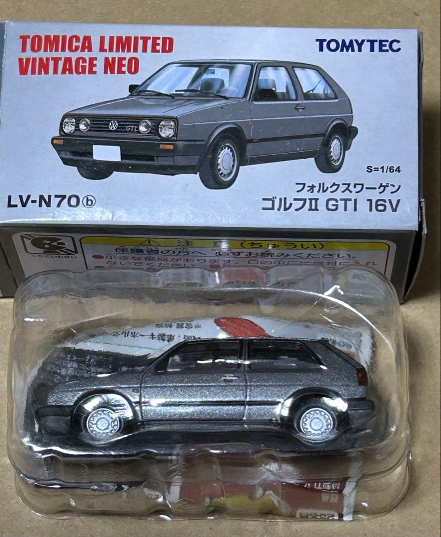 トミカリミテッドヴィンテージネオ フォルクスワーゲン ゴルフⅡ グレー