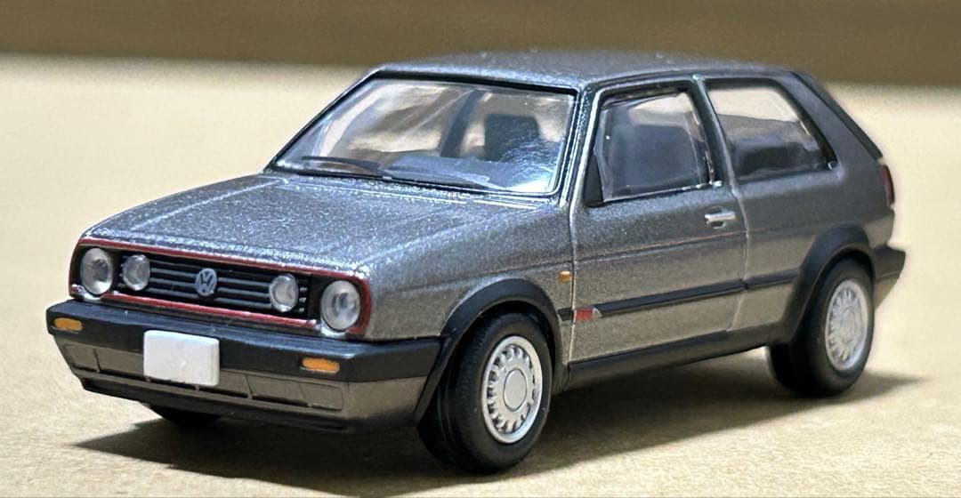 トミカリミテッドヴィンテージネオ フォルクスワーゲン ゴルフⅡ グレー
