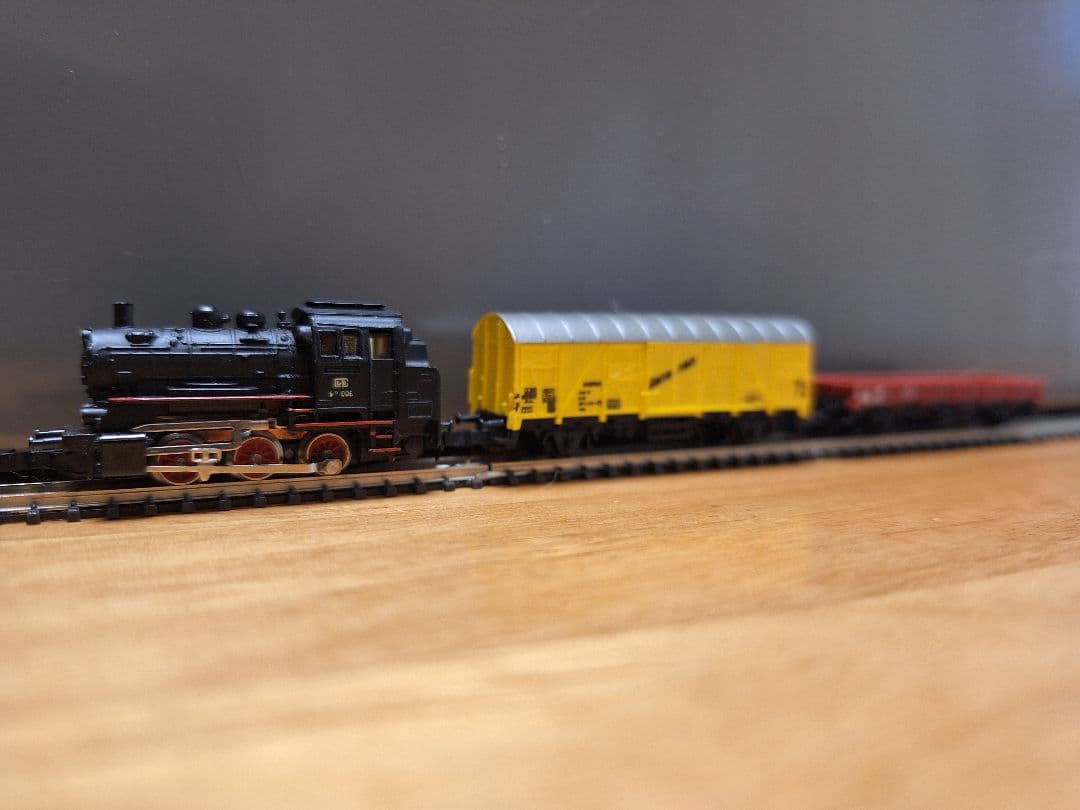 メルクリンZゲージ スターターセットS+E、+貨車2両▪︎特急電気機関車+