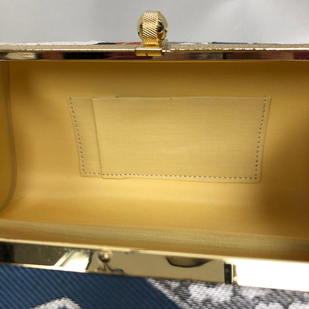 美品 帯地使用 銀糸 和装用バッグ
