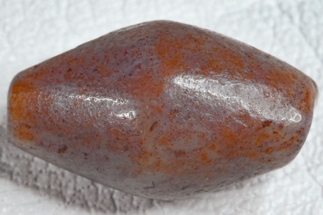 ★1000年以上前 インダス地域出土 全面ブラッドスポット入りカーネリアンビーズ ☆1000年以上前 インダス地域出土 全面ブラッドスポット入り