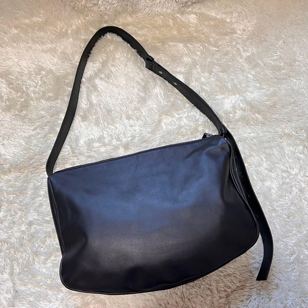 イアパピヨネ スワローマチショルダーバッグ ブラック