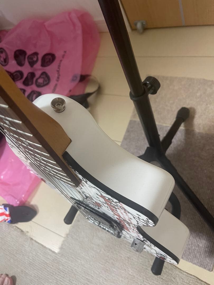 ハローキティ エレキギター　FERNANDES アンプ内蔵 ZO-3 ゾウサン