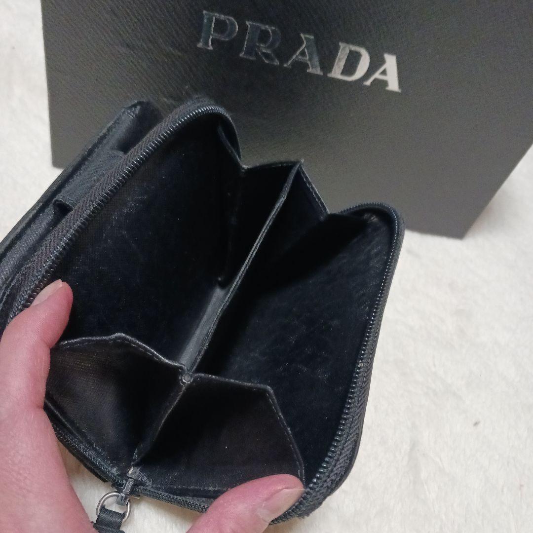 【PRADA】ラウンドジップ三角プレート テスートナイロン♡