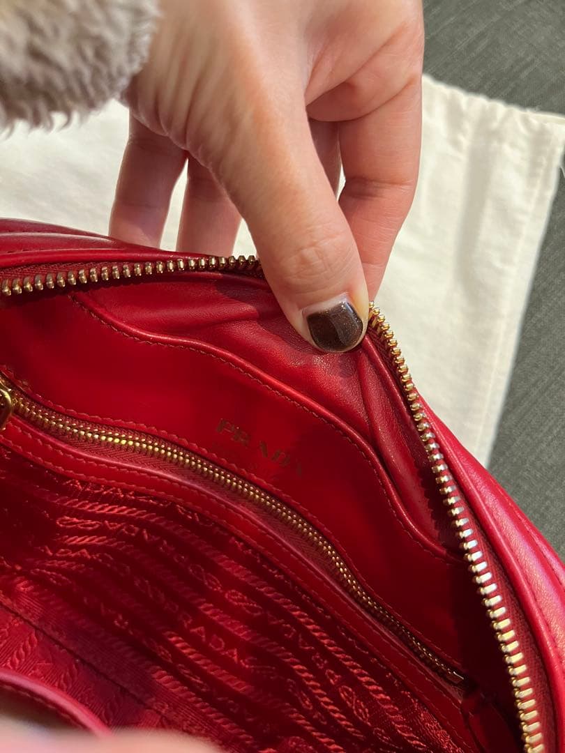 お値引中！PRADA ダイアグラム チェーンショルダーバッグ 赤レッド