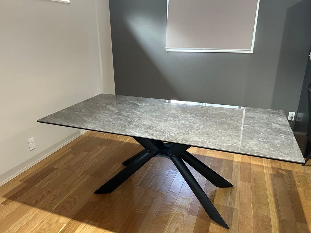 大理石調ダイニングテーブル