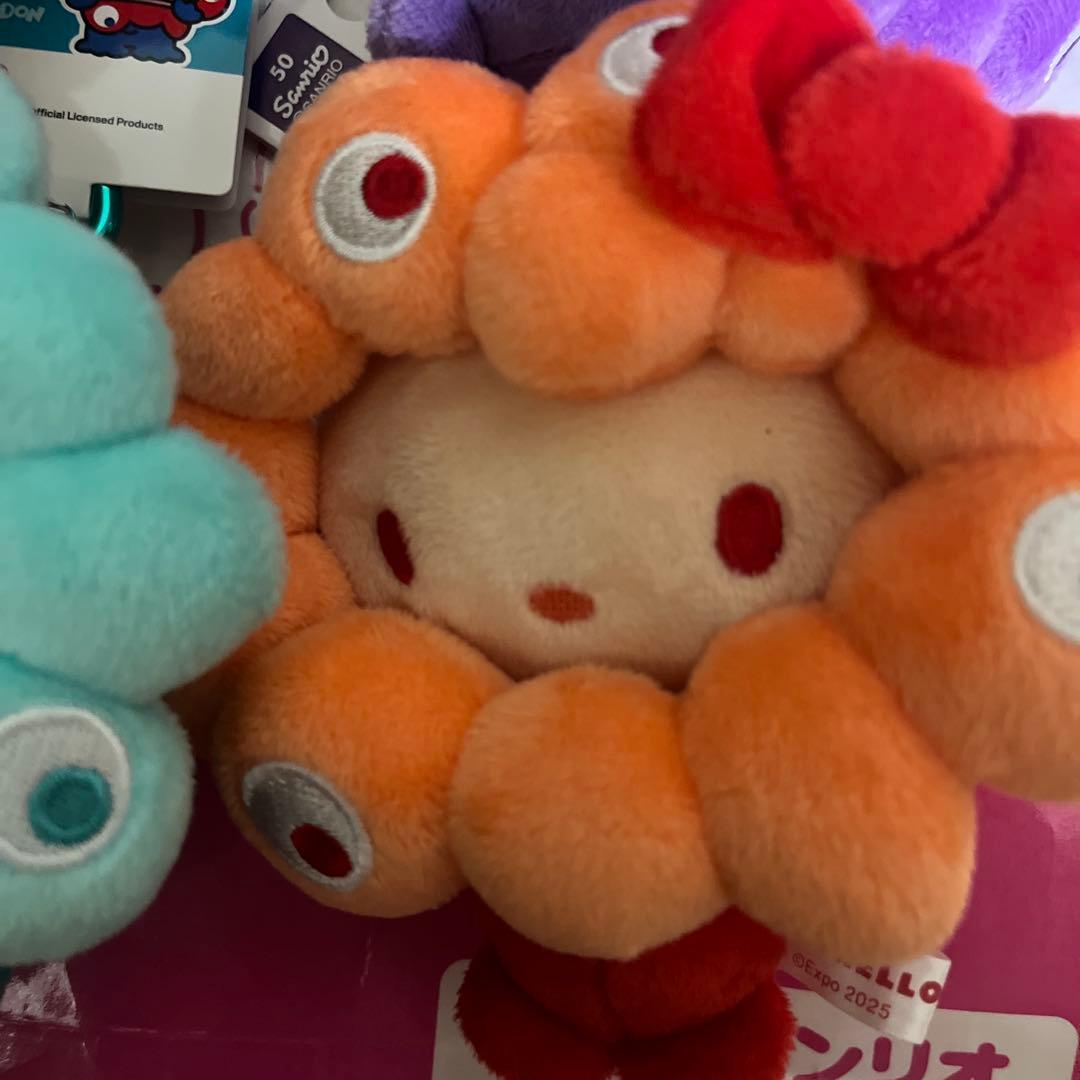 推しカラー サンリオ ミャクミャク なりきり カラビナ BC 5種 - メルカリ