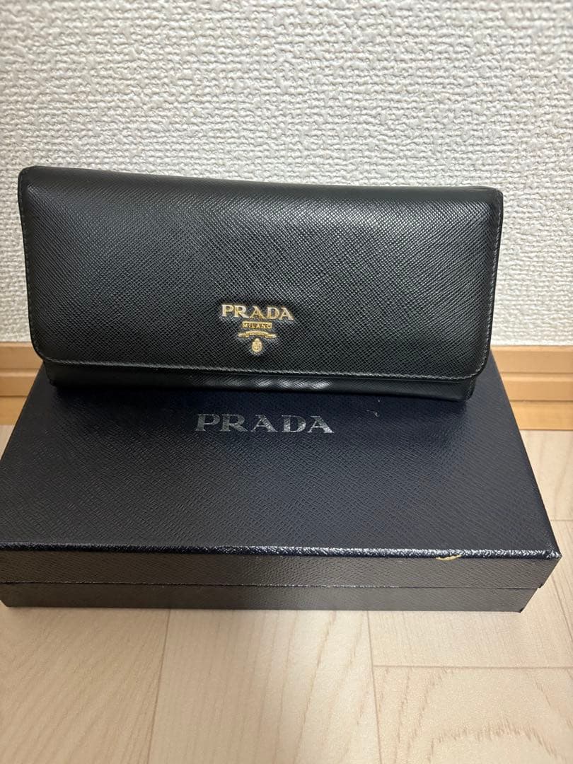 PRADA ブラック レザー 長財布