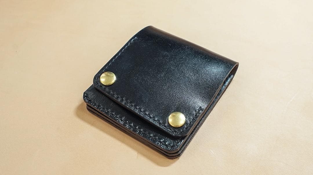 スマートトラッカーウォレット　タンニン鞣し　ブラック　茶芯　馬革手縫い