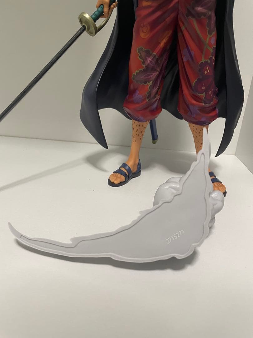 バンプレくじ　ワンピース　シャンクス　A賞　ブラシカラー　フィギュア