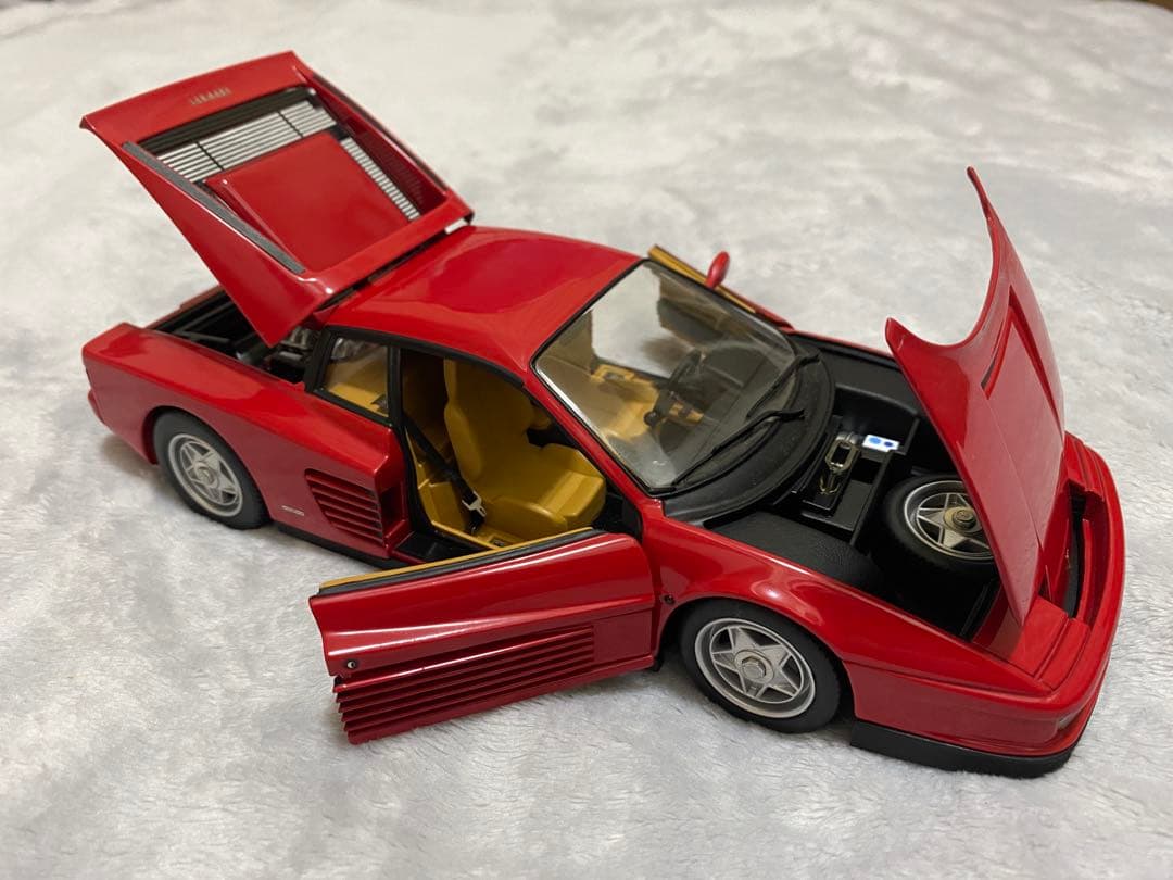 ミニカー HOTWHEELS Ferrari Testarossa 1/18
