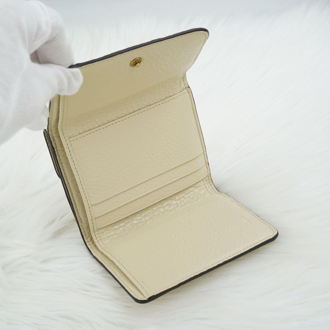 ほぼ未使用品　Chloe クロエ　三つ折り財布　レザー　ロゴグラム　アイボリー