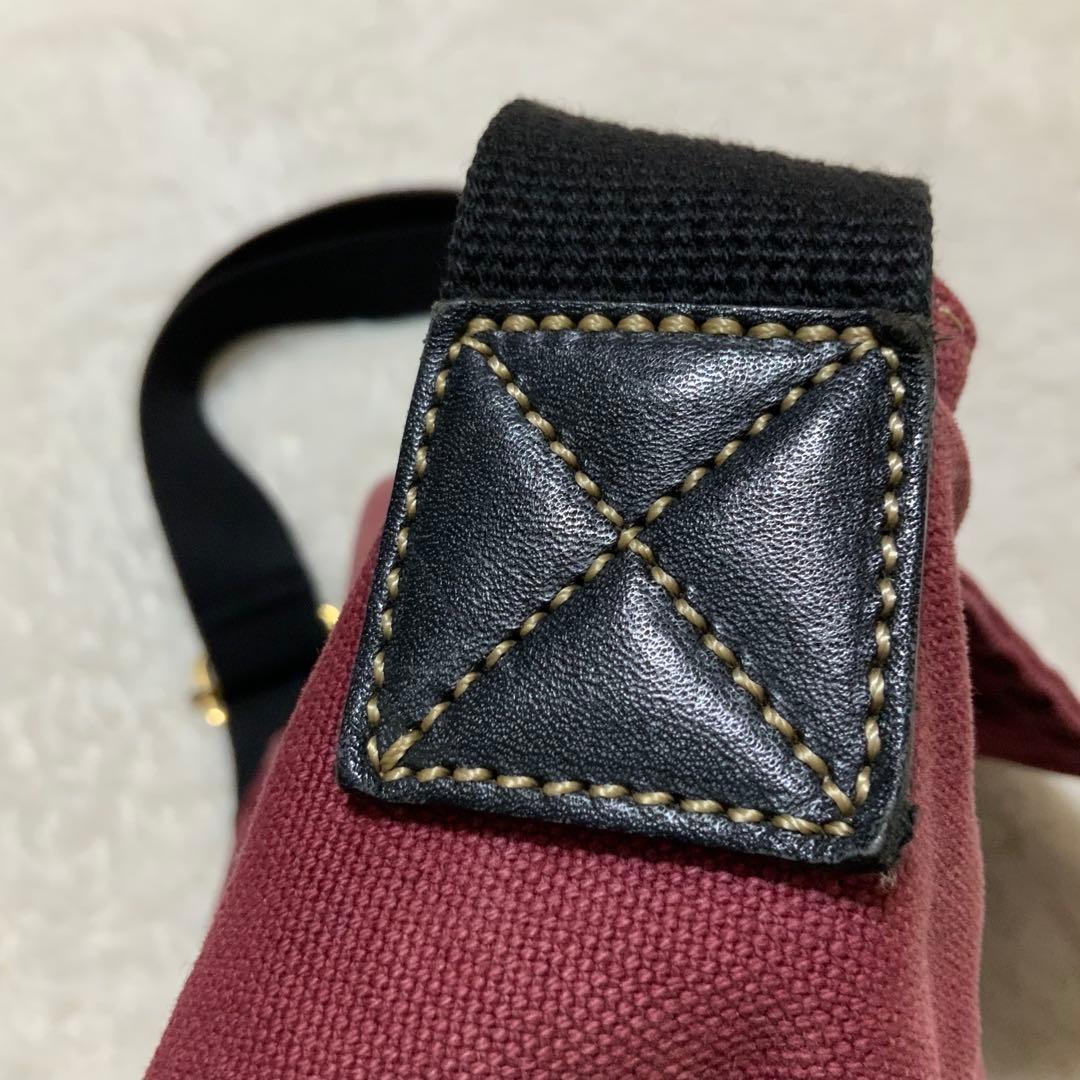 ヴィヴィアンウエストウッド　ショルダー　エッジウェア　キャンバス　赤