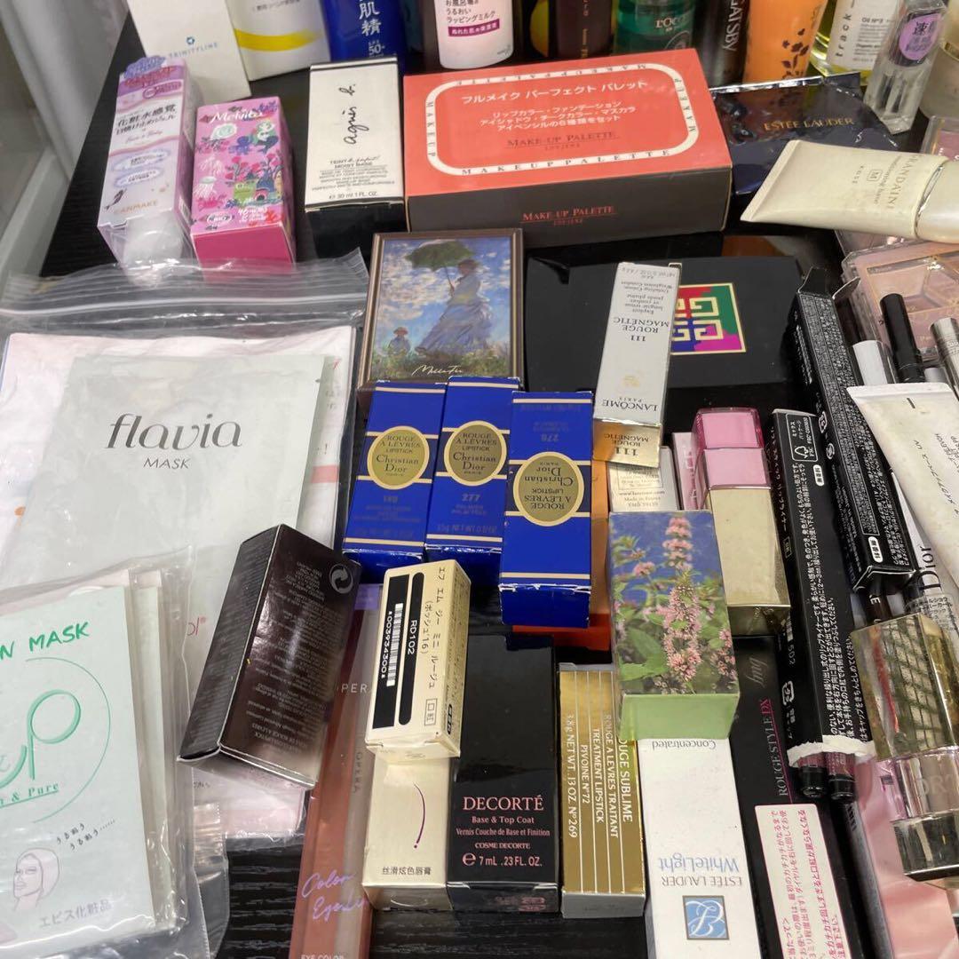 スキンケア・メイクアップアイテムセット