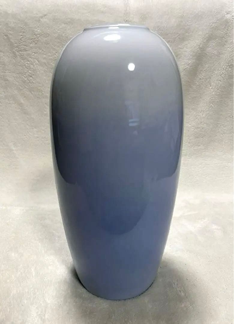 【宮内庁御用達 深川製磁】 《花瓶 官窯染付 菖蒲》 花入 花生 置物 深川製磁