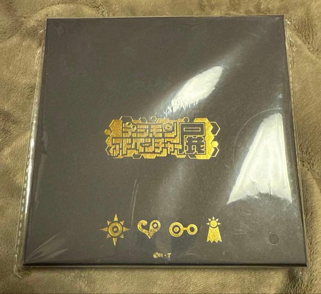 デジモンアドベンチャー展　記念メダル風ピンズ 新品未開封】デジモンアドベンチャー展限定グッズ 記念メダル風ピンズ